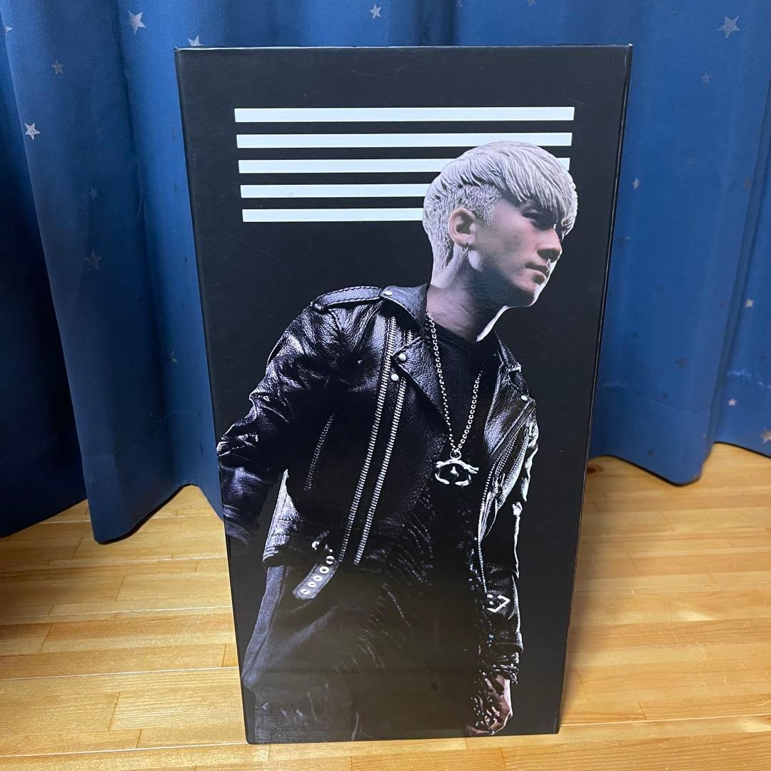 BIGBANG スンリ 12インチアクションフィギュア アクションフィギュア | 1/12スケール | Joshin webショップ 通販