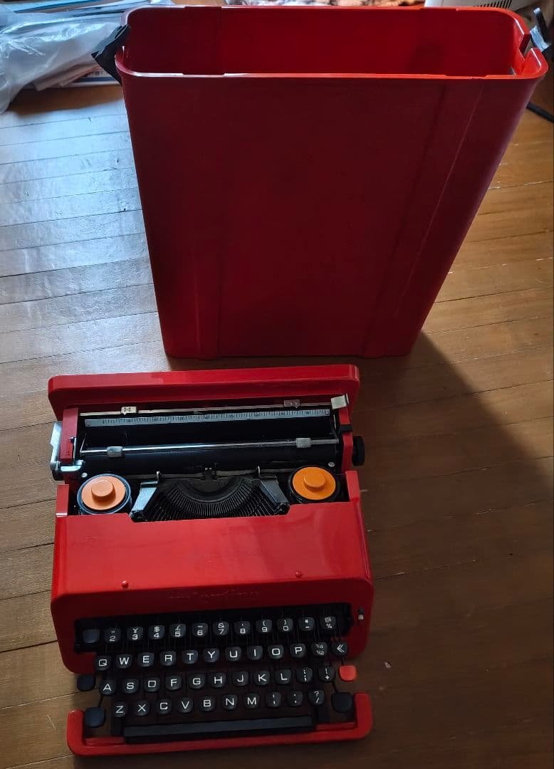 タイプライター Olivetti Valentine オリベッティ バレンタイン Olivetti オリベッティ Valentine バレンタイン タイプライター 赤
