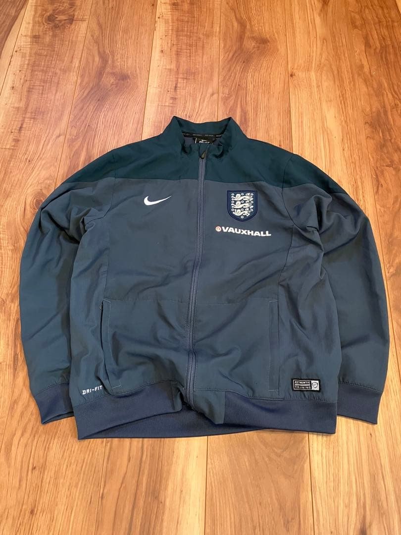 【美品】ナイキ×イングランド代表/トラックジャケット　ドリルトップ ボーイズM NIKE イングランド代表 2022 Dri-fit ストライクドリル トップ(ブルー