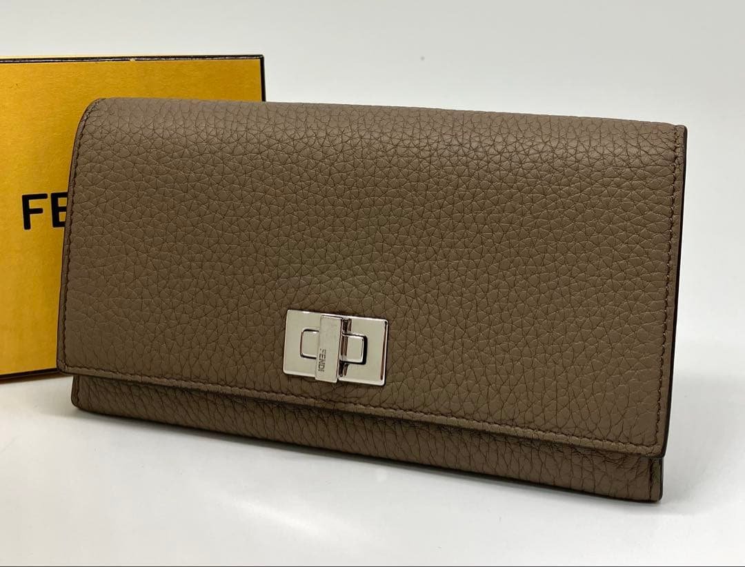 ⭐️ 美品 フェンディ ピーカブー レザー 二つ折り 長財布 グレー 鑑定済 FENDI（フェンディ） セレリア ピーカブー 長財布 二つ折り 小銭入れ