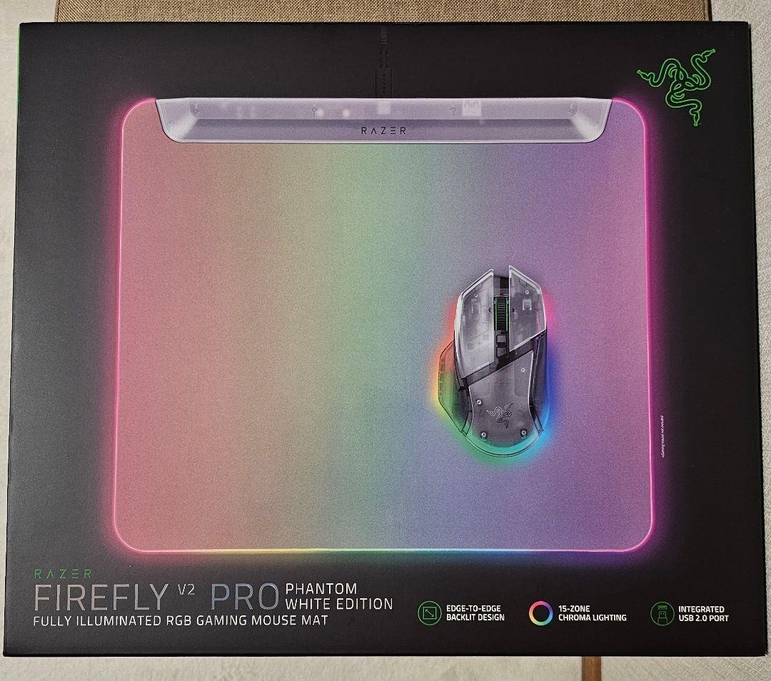 マウス・トラックボール Razer Firefly V2 Pro Phantom White Editi Razerの光るゲーミングマウスパッド「Firefly V2 Pro」にWhite Edition